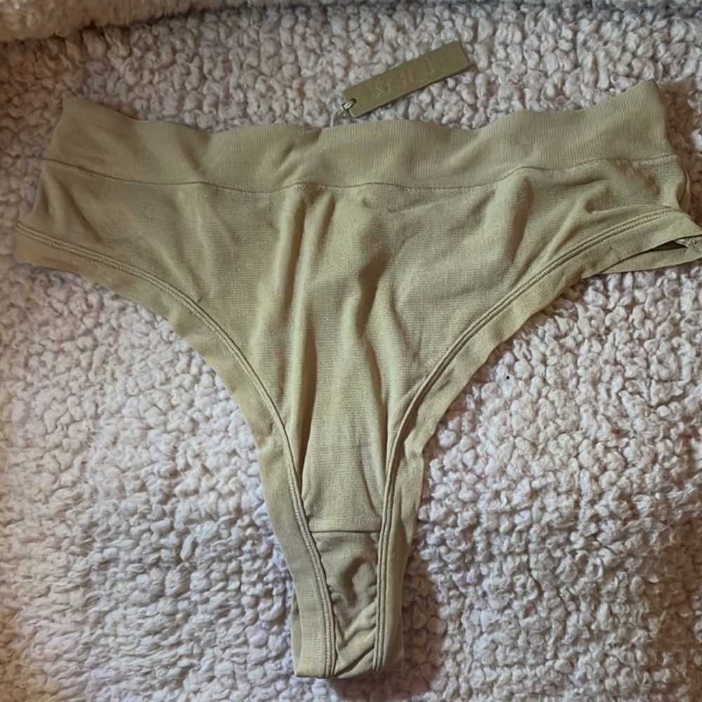 SKIMS Thong
